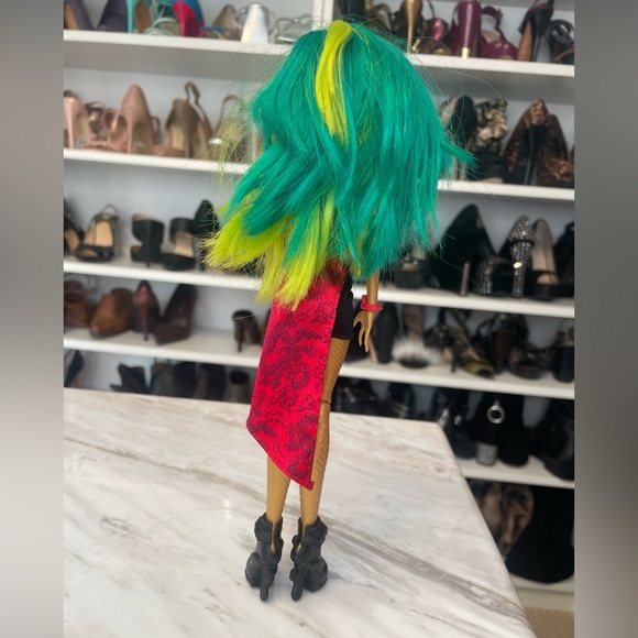 [SOLD] Jinafire Long Venus McFlytrap Fierce Rockers 2 Dolls - Picture 6 of 15